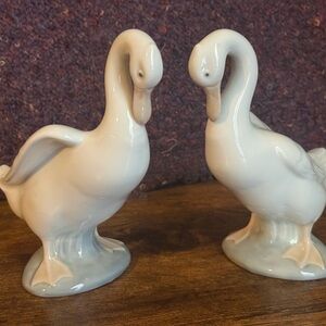 Nao by Lladro Porcelain Goose/Duck Figurine Pair - Decorative Home Accent